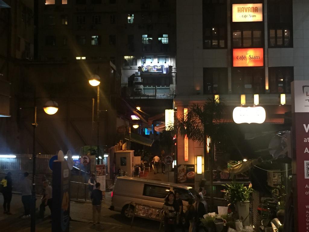 K & B Hostel Hong Kong Bagian luar foto